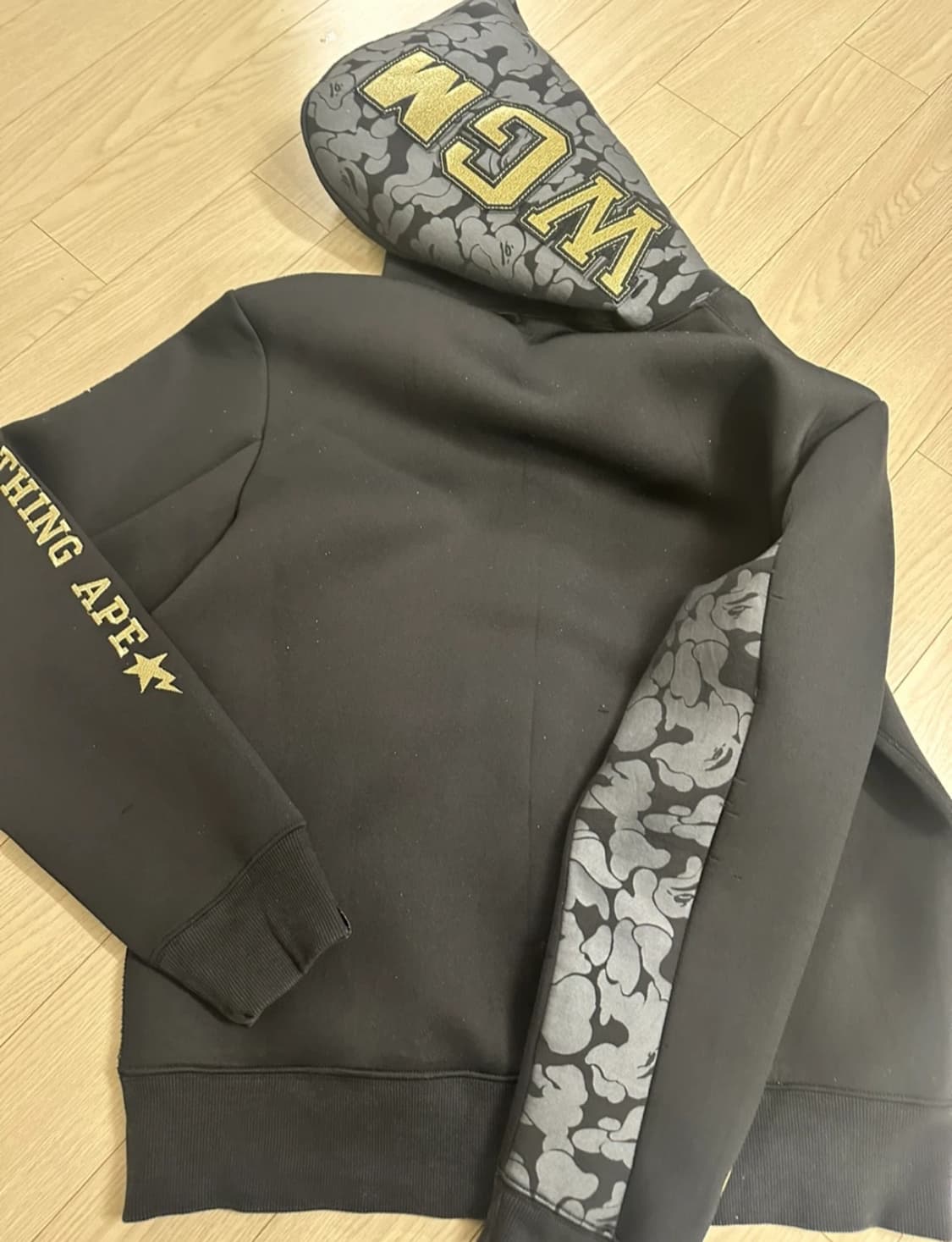 베이프 x 트래비스 스캇 샤크 후드집업 상품이미지3