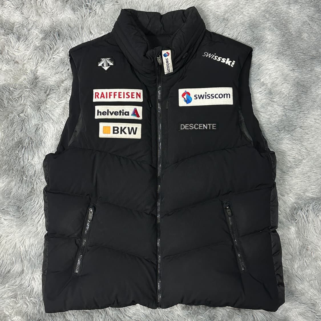 데상트 아우디 스위스 레플리카 패딩조끼 XXL 상품이미지1