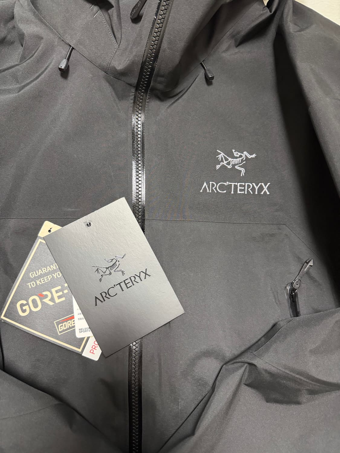 아크테릭스 베타 AR 블랙 자켓 상품이미지2