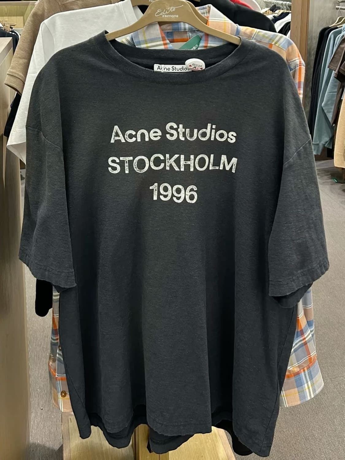 아크네 스튜디오 로고 티셔츠 페이드 블랙 상품이미지5