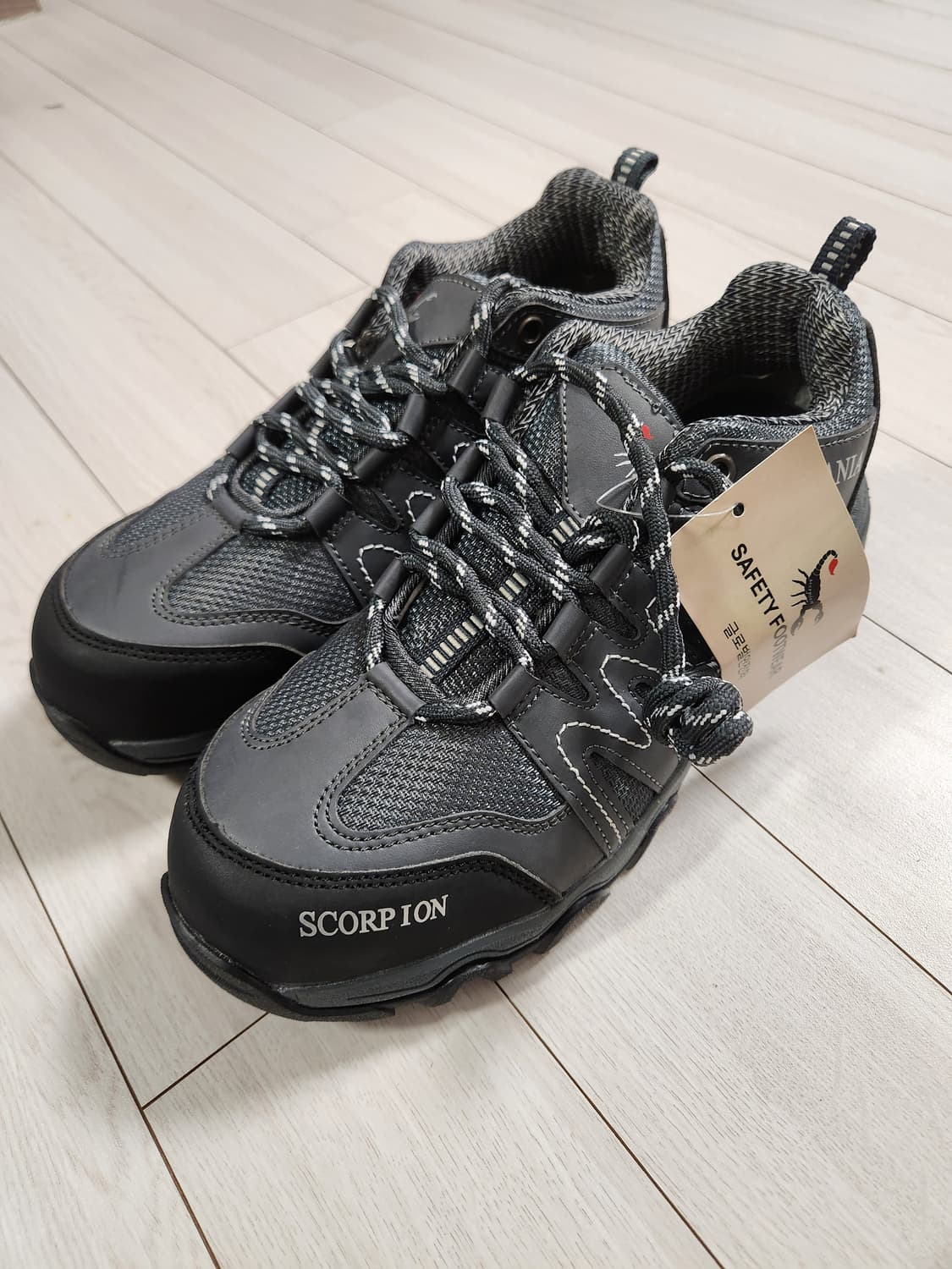 택 새상품)스콜피온 안전화 JOA-403매니아 작업화 경량안전화 사이즈2 상품이미지1