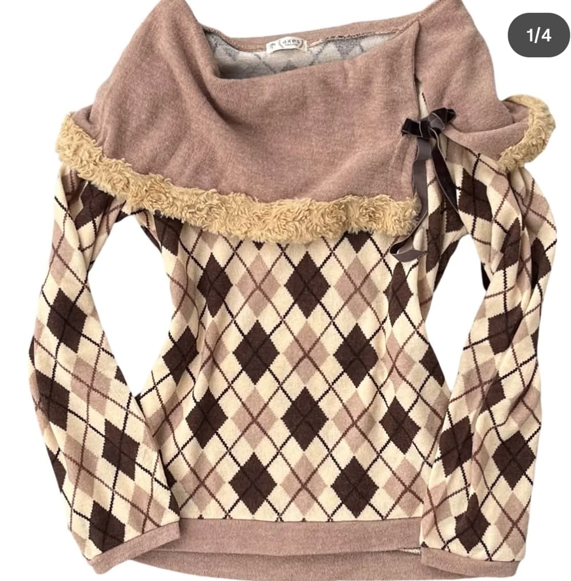 엑시즈팜 아가일 오프숄더 니트 상품이미지1