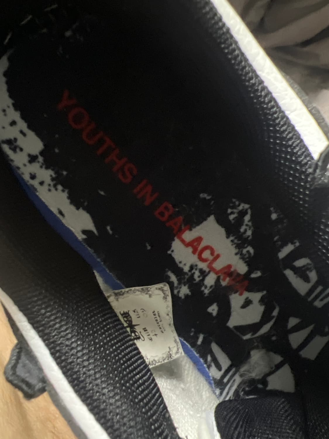 Youths in balaclava 신발 30에 팝니다 (사이즈 270) 상품이미지6