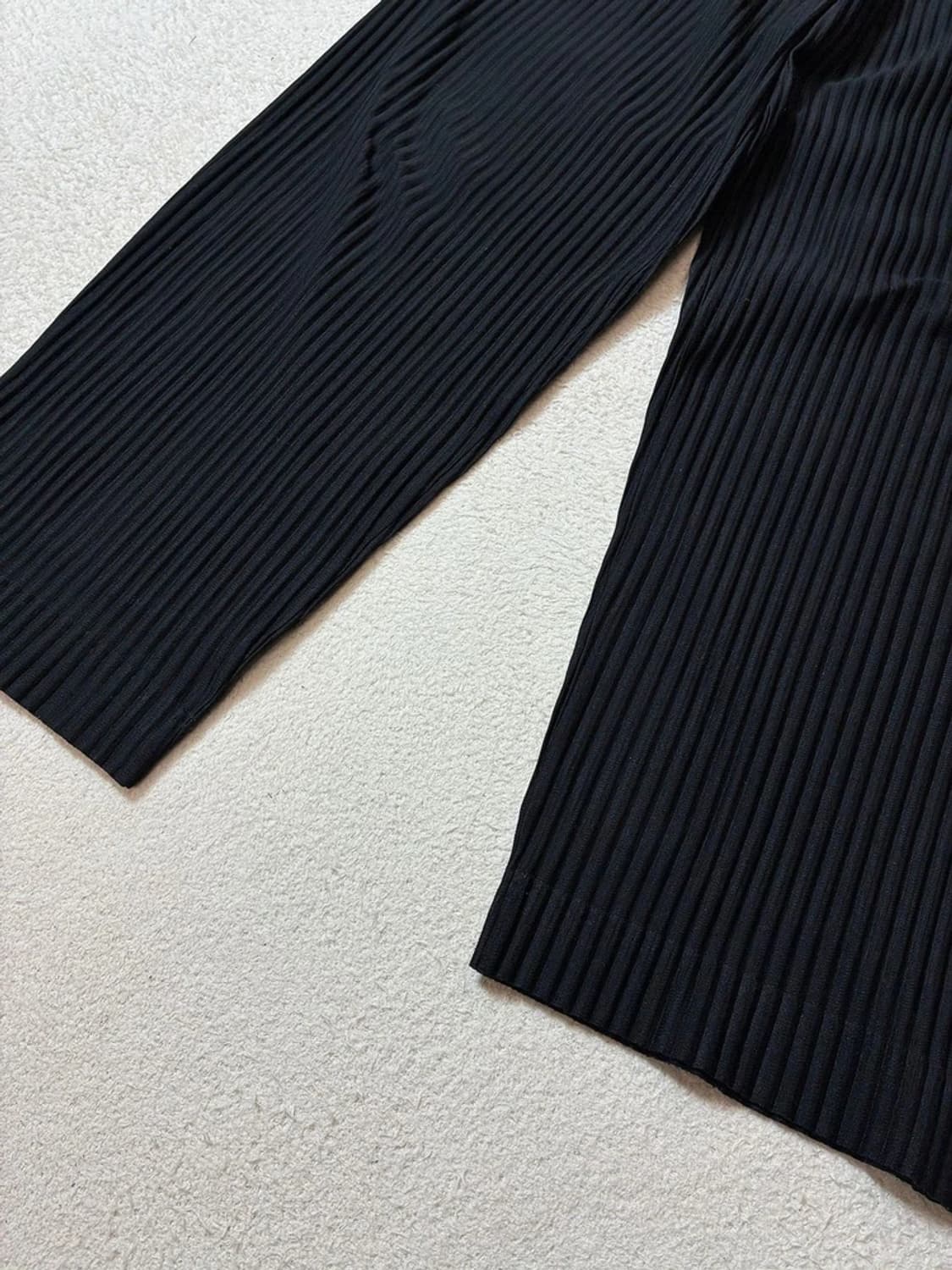 옴므플리세 이세이미야케 23ss 플리츠 팬츠 PN6872 상품이미지3