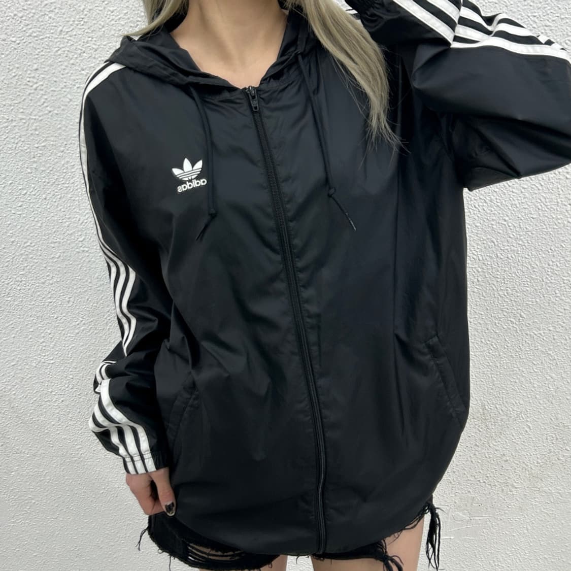 아디다스 에센셜 화이트라인 블랙 바람막이 L 상품이미지2