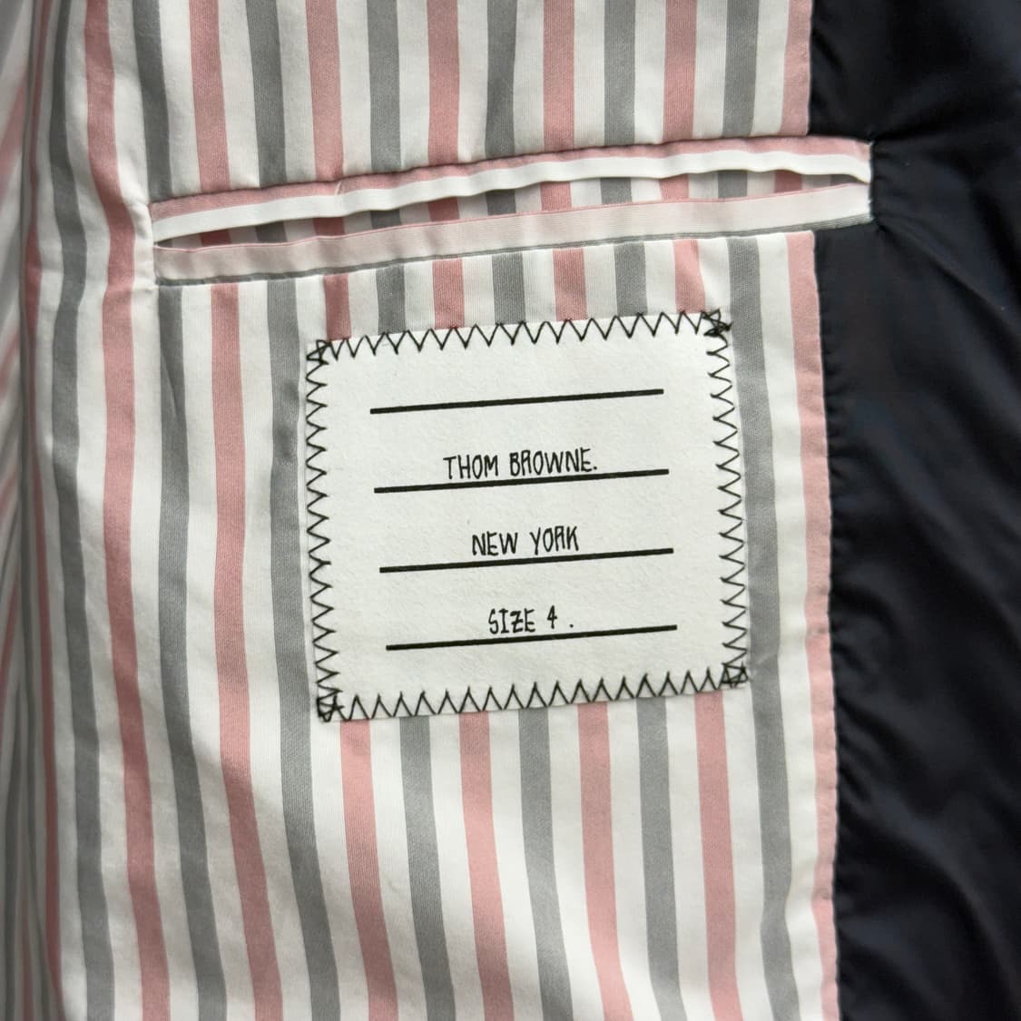 [4] 톰브라운 사선완장 나일론 금장 패딩 상품이미지8