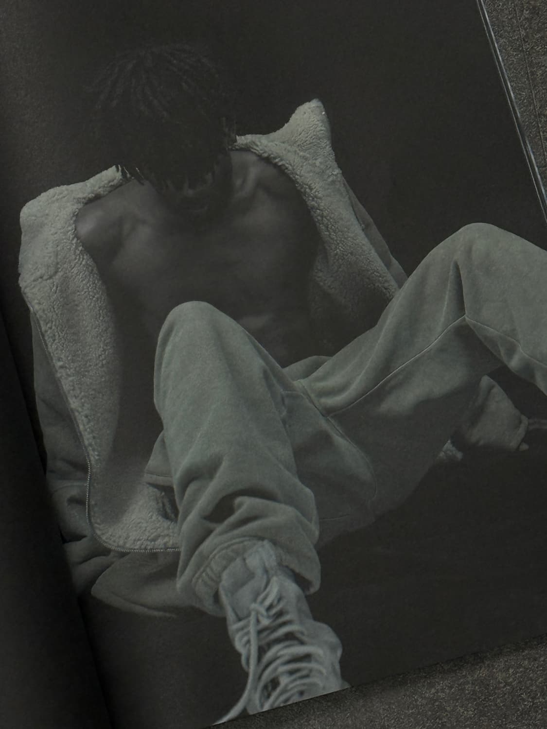 새제품 / Kanye West YEEZY Season Zine 칸예웨스트 상품이미지9
