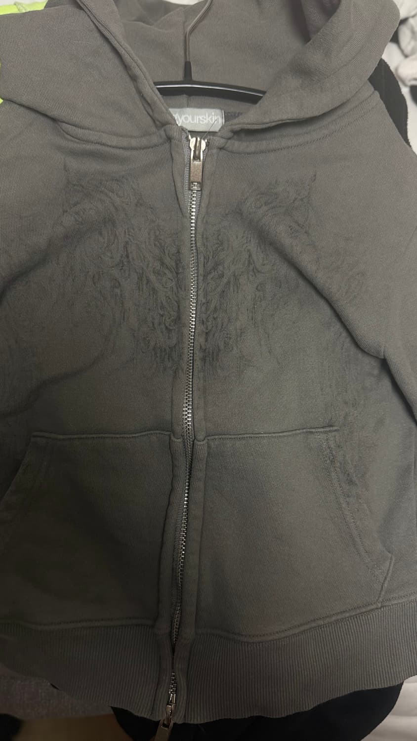 허그유어스킨 스컬리 크롭 후드집업 카키 상품이미지4