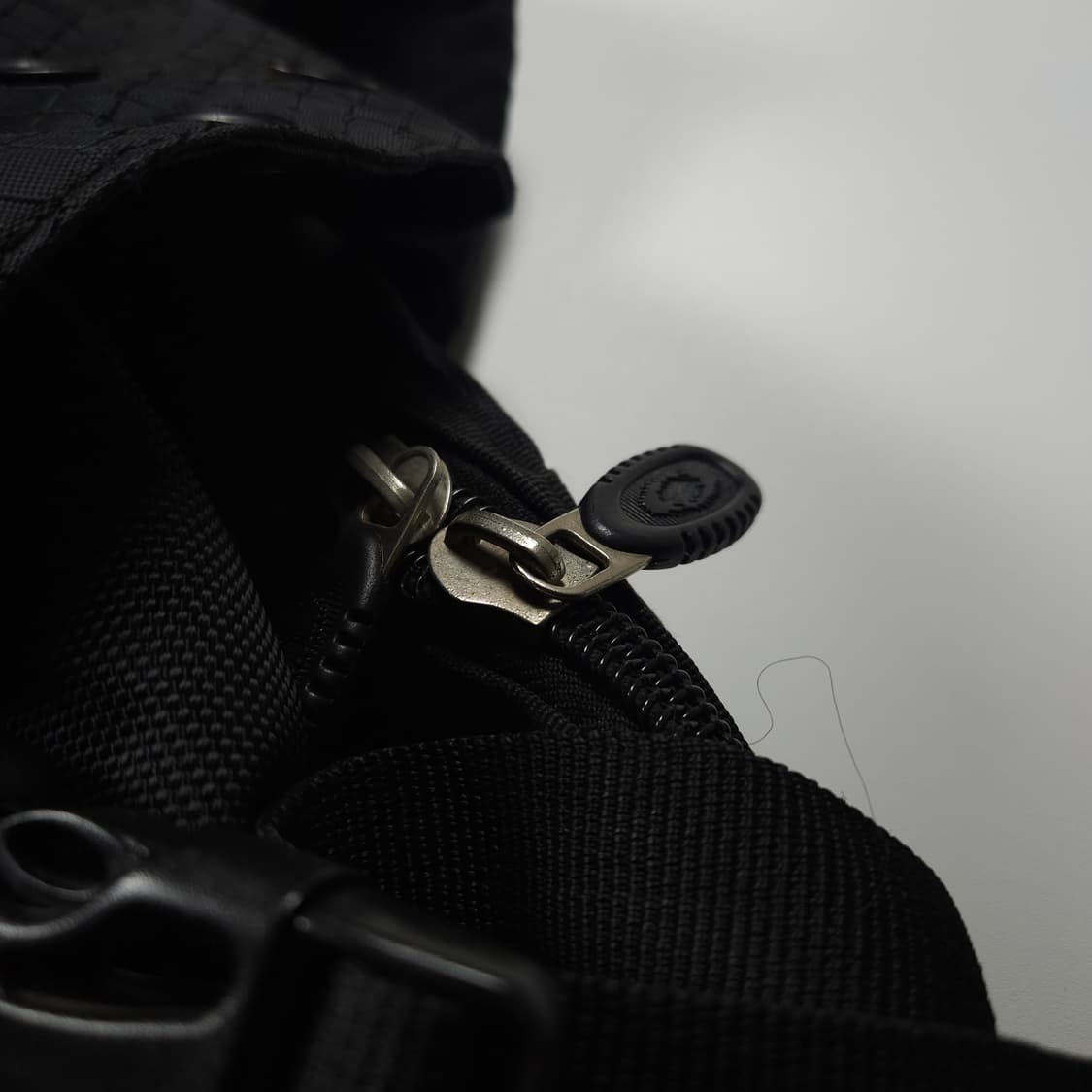 오클리 아이콘 3.0 테크니컬 백팩 블랙 (OS) 상품이미지4