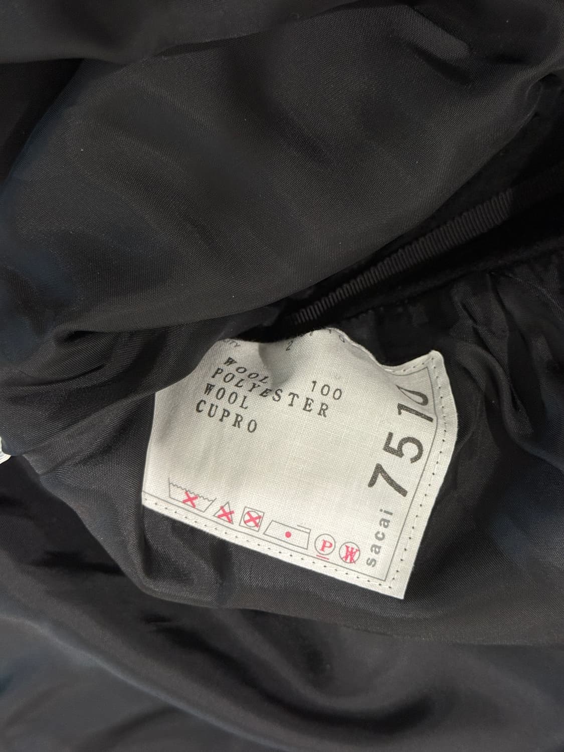 (1회착용) 사카이 블랙 수트 울 멜턴 플리츠 미디 스커트 2 상품이미지8