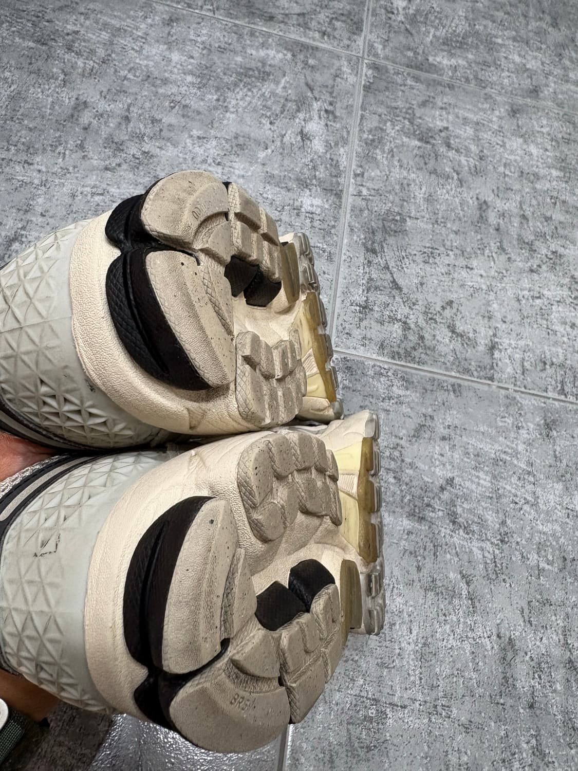 나이키 줌보메로5 260 상품이미지3