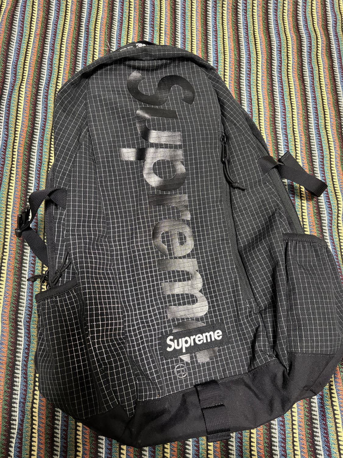 슈프림 백팩 블랙 - 24SS 상품이미지2