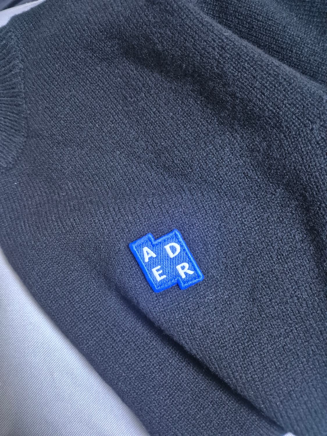 (새상품) 아더에러 시그니피컨트 TRS 태그 니트 상품이미지3