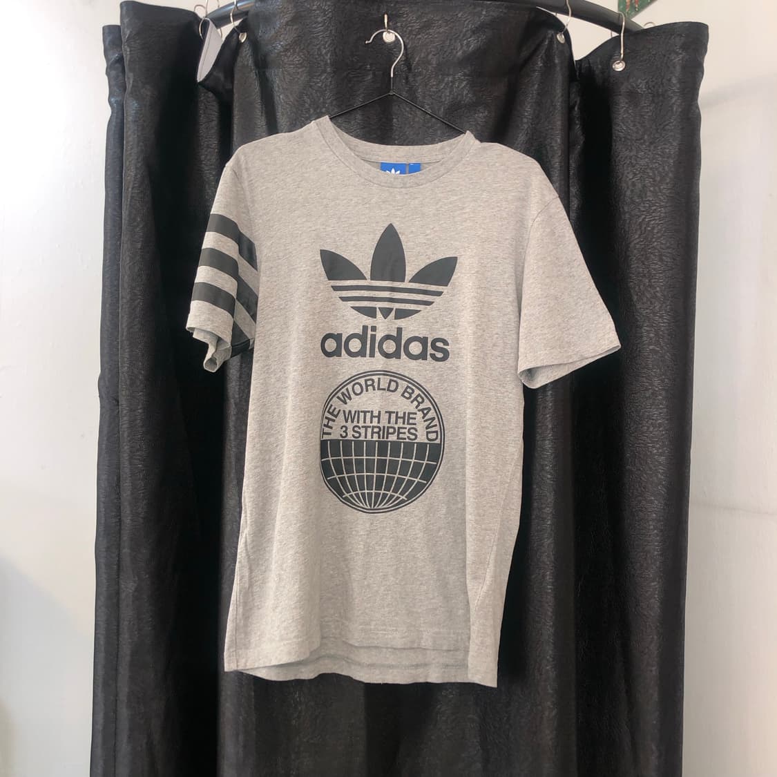 Vintage 💿 Adidas with the 3 s 상품이미지1