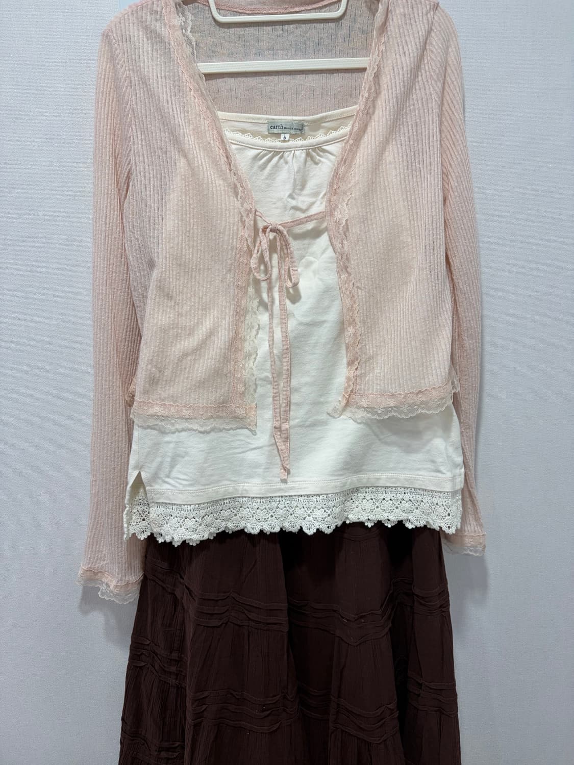 딸기초코 set 🍓🍫 핑크 가디건 + 어스뮤직 나시 + gap 스커트 상품이미지1