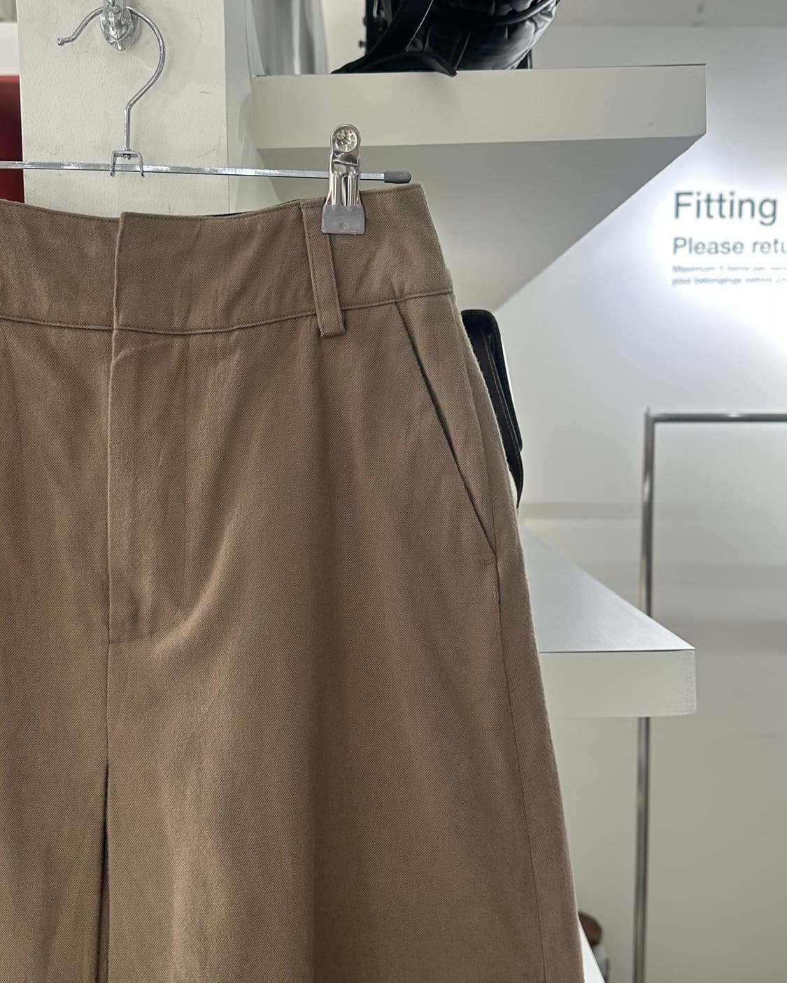 마가렛 호웰 베이지 원턱 미디 스커트 상품이미지3