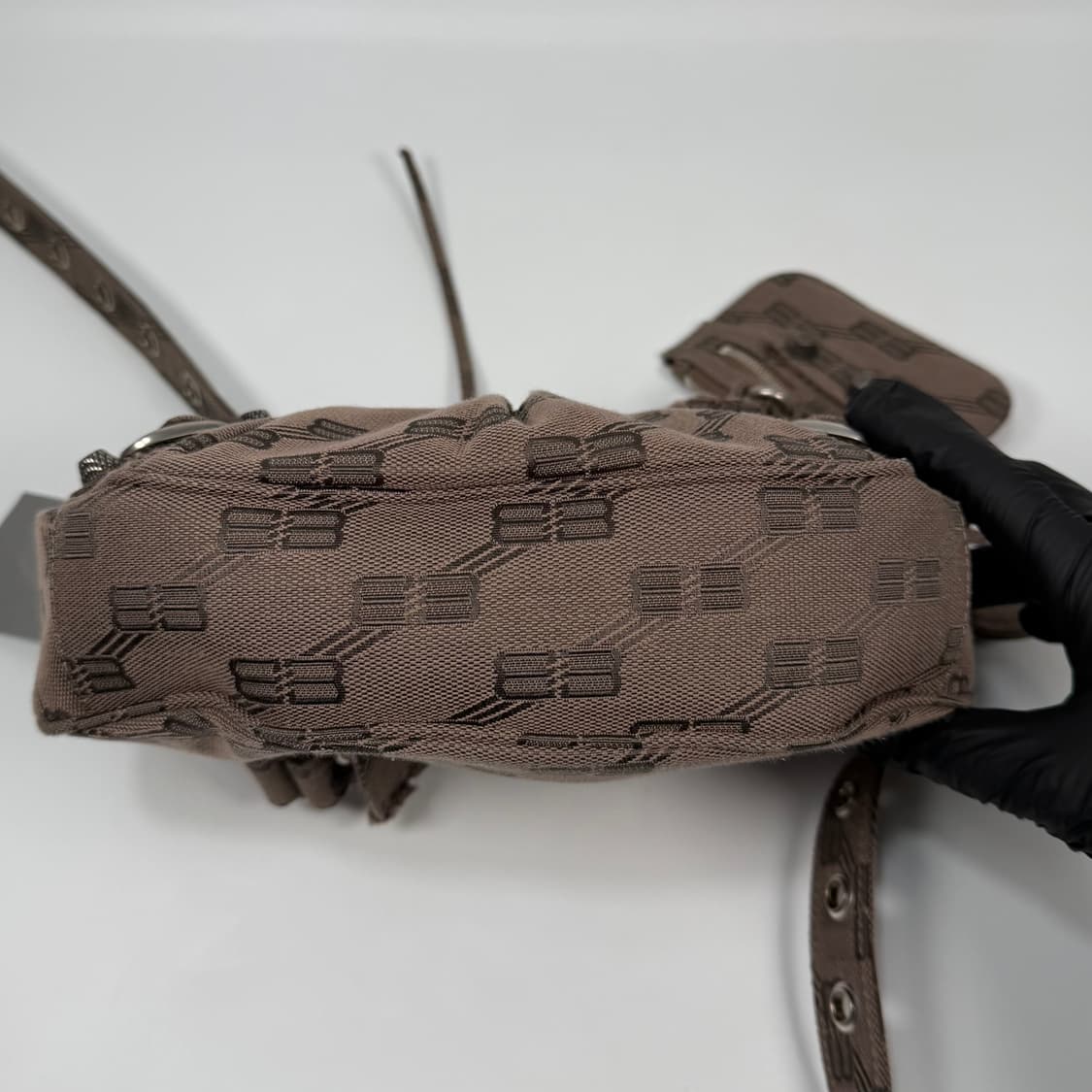 발렌시아가 BB 모노그램 르 카골 자카드 숄더백 상품이미지6