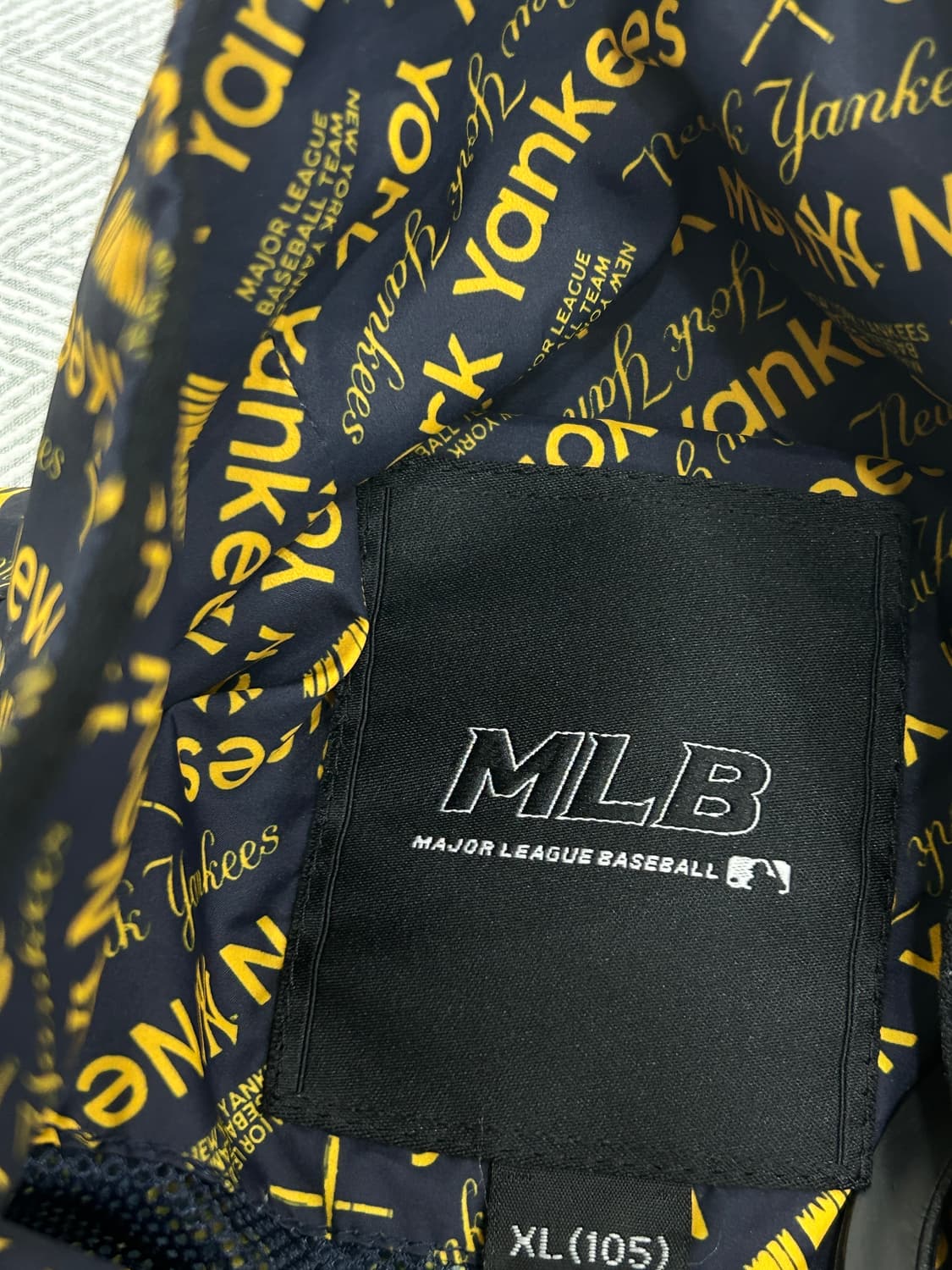 MLB 뉴욕양키스 사선 프린팅 바람막이 집업 자켓 남성 105 상품이미지7