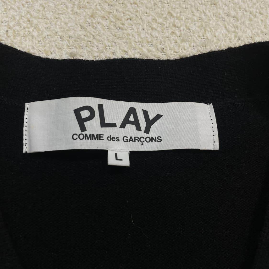 꼼데가르송 골드 하트 와펜 브이넥 가디건 니트 블랙 상품이미지3