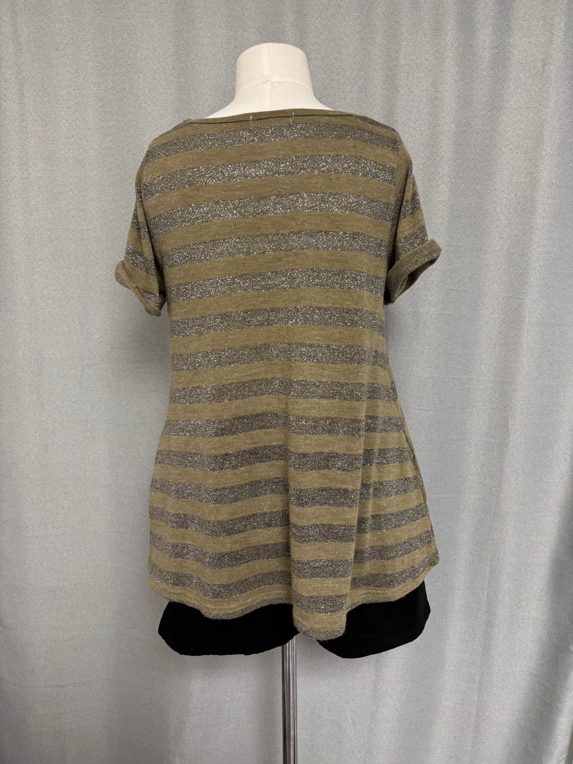 iiMK 언발란스 변형 글리터 스트라이프 반팔 티 상품이미지9