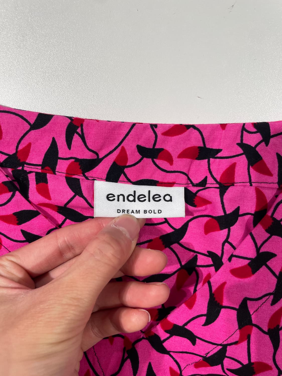 endelea 세리즈 페퍼 V넥 셔링 하프티 상품이미지7