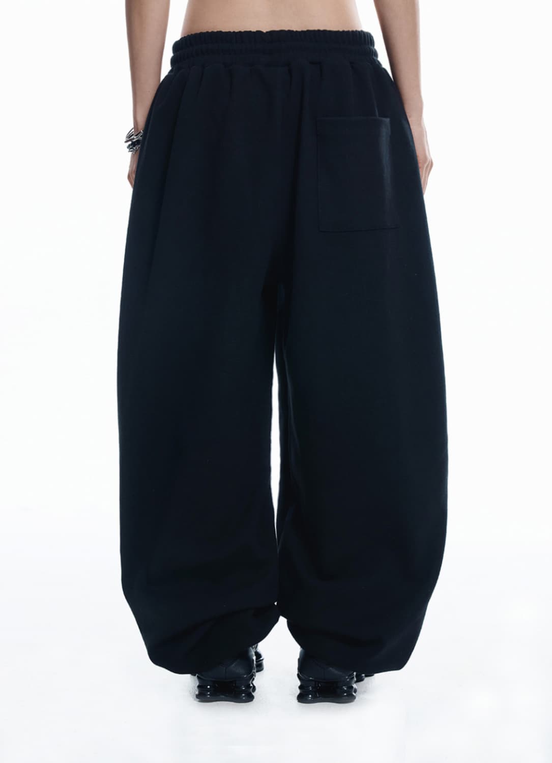 이지노이지 레터링 벌룬 스웻팬츠 - 블랙 2 상품이미지2