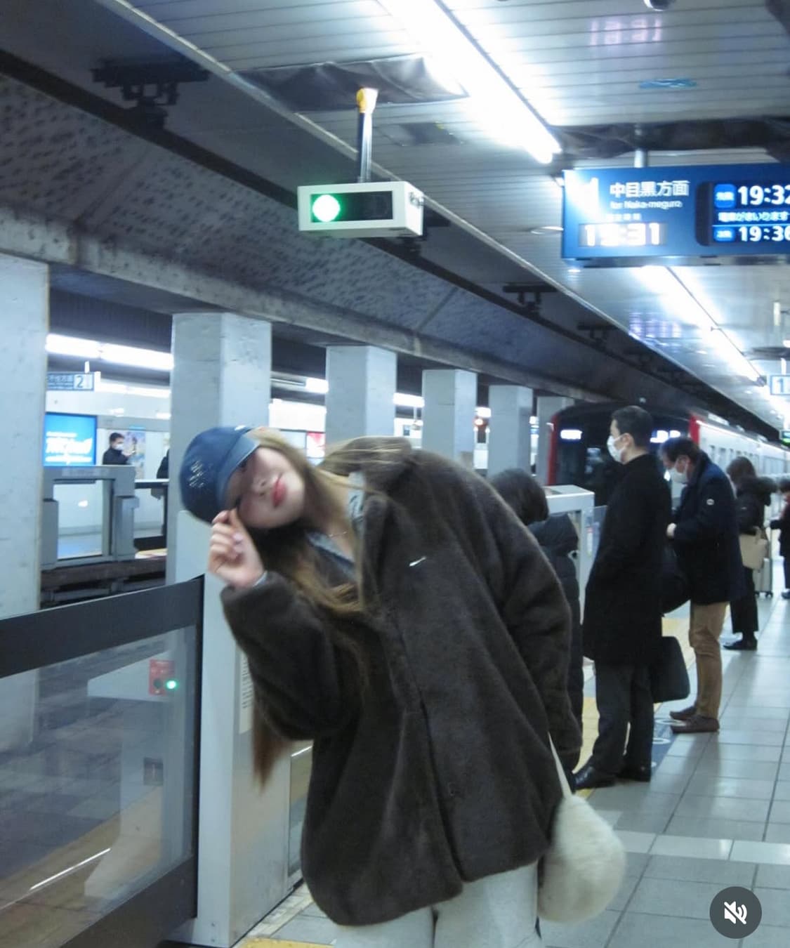 [새상품] 델리센트 시어링 퍼 코트 상품이미지2