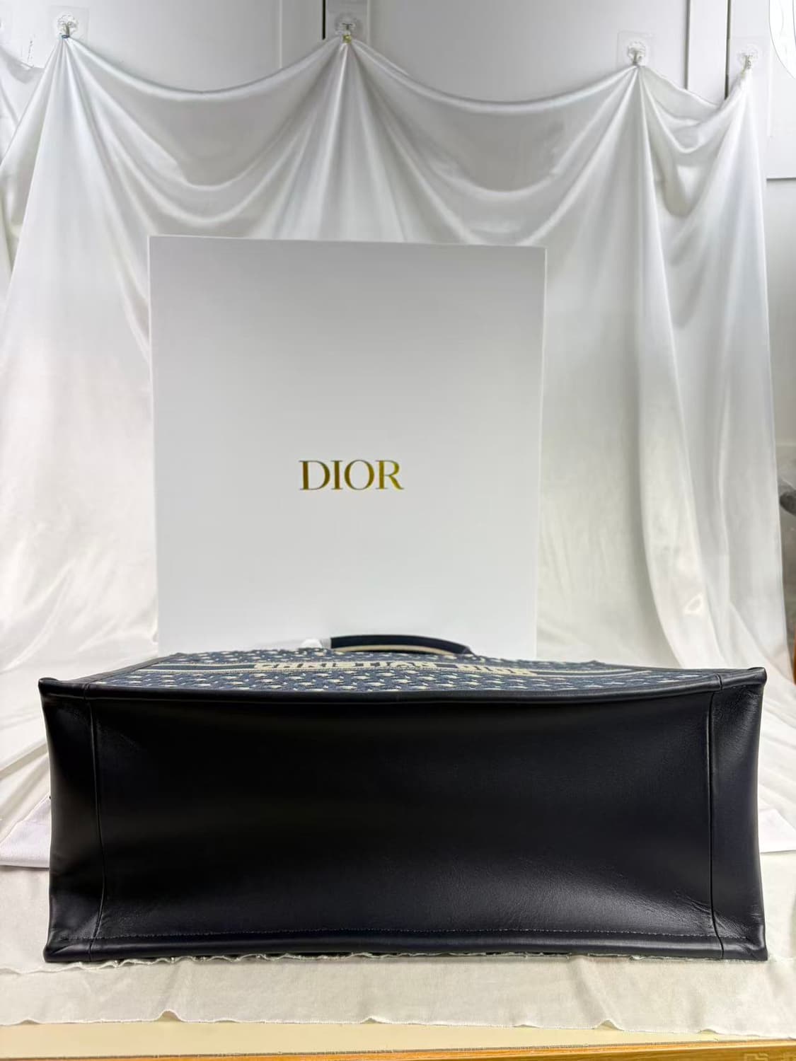 디올 오블리크 북 토트 레더 라지 백 상품이미지4