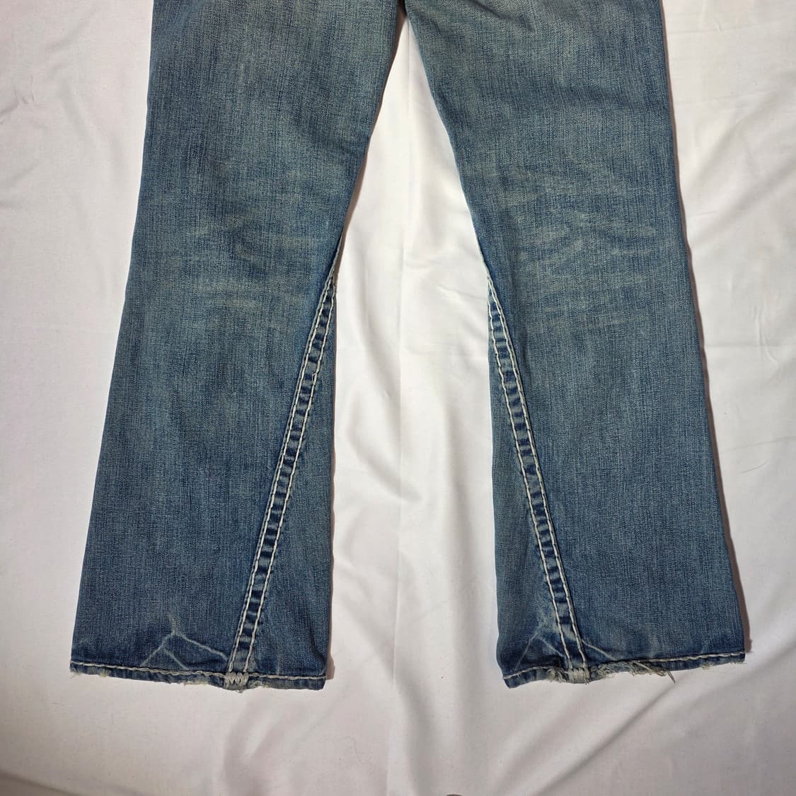 [30]트루릴리전 USA 화이트 스티치 부츠컷 데님팬츠 상품이미지8