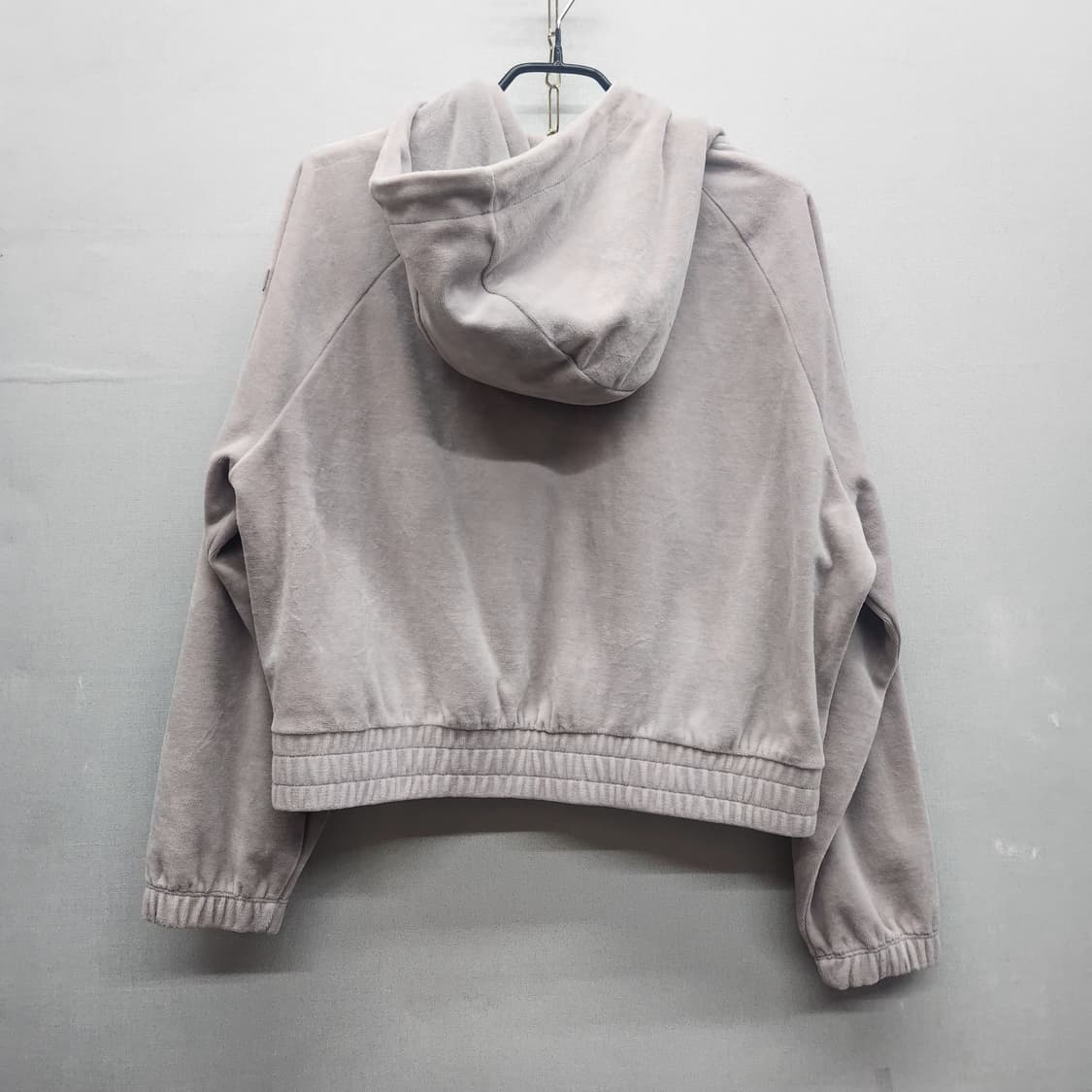 디스커버리 벨루어 와펜 풀집어 크롭 후드집업  95(L) 상품이미지3