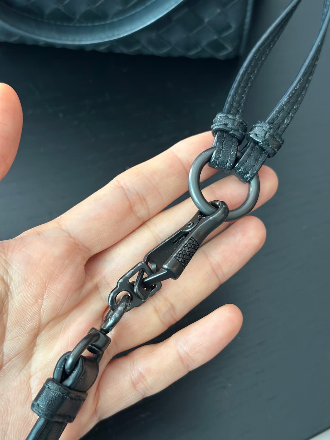 보테가베네타 버킷백 블랙(딥챠콜) 상품이미지7