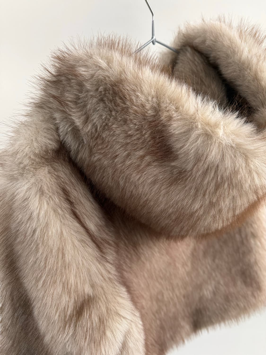 베이지브라운 후드 에코 퍼 자켓 상품이미지2