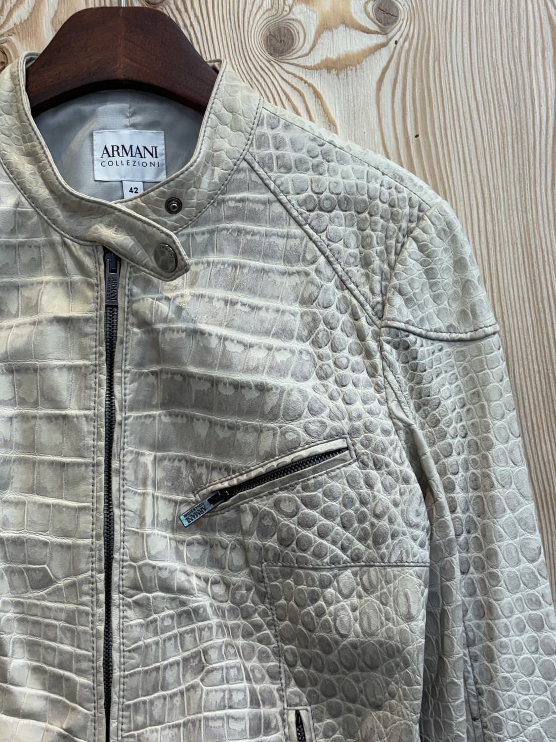 아르마니 콜레지오니 램스킨 크로커다일 엠보싱 레더 자켓 상품이미지3
