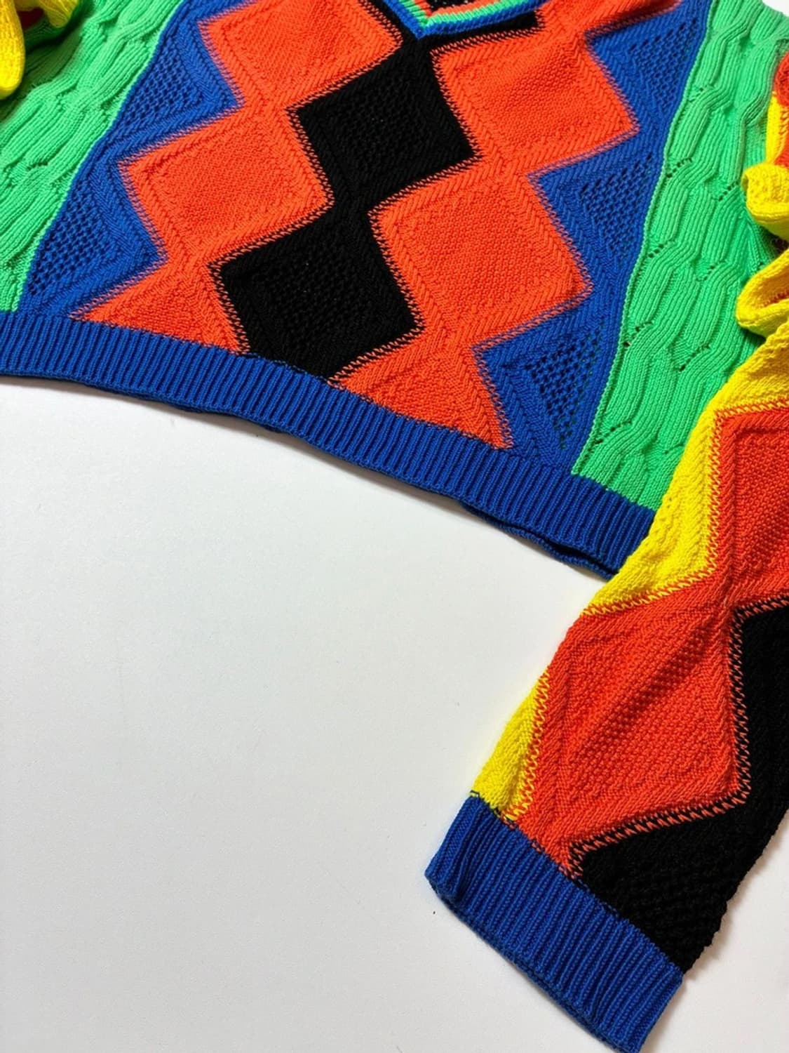 베르수스 베르사체Versus Versace 컬러 블록크롭니트 PN8773 상품이미지3