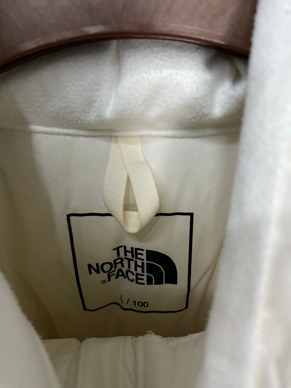 노스페이스 눕시 온 볼 아이보리 패딩 H1822 상품이미지6
