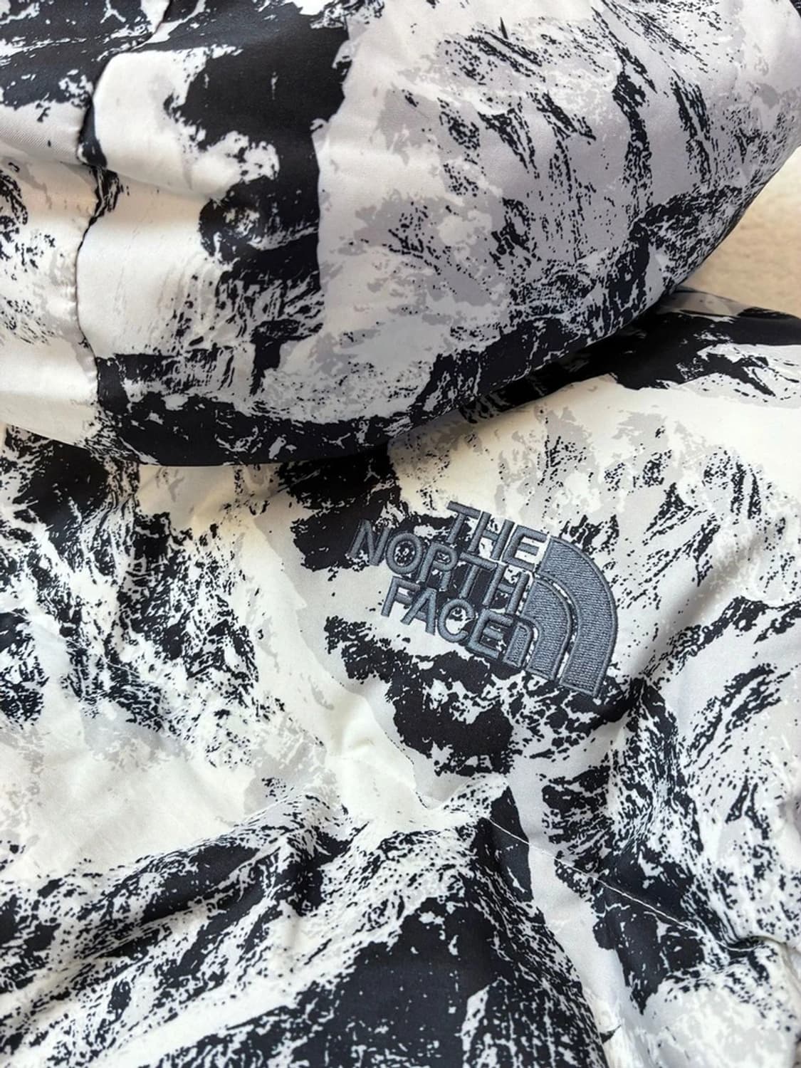 노스페이스 챌린지 설산 에어 구스다운 패딩 PN5879 상품이미지8