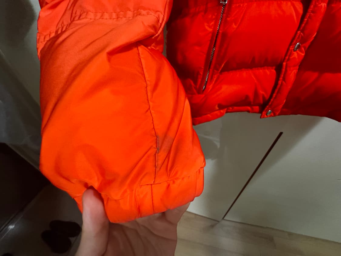 (54) 프라다 삼각로고 패딩 sgh573 상품이미지4