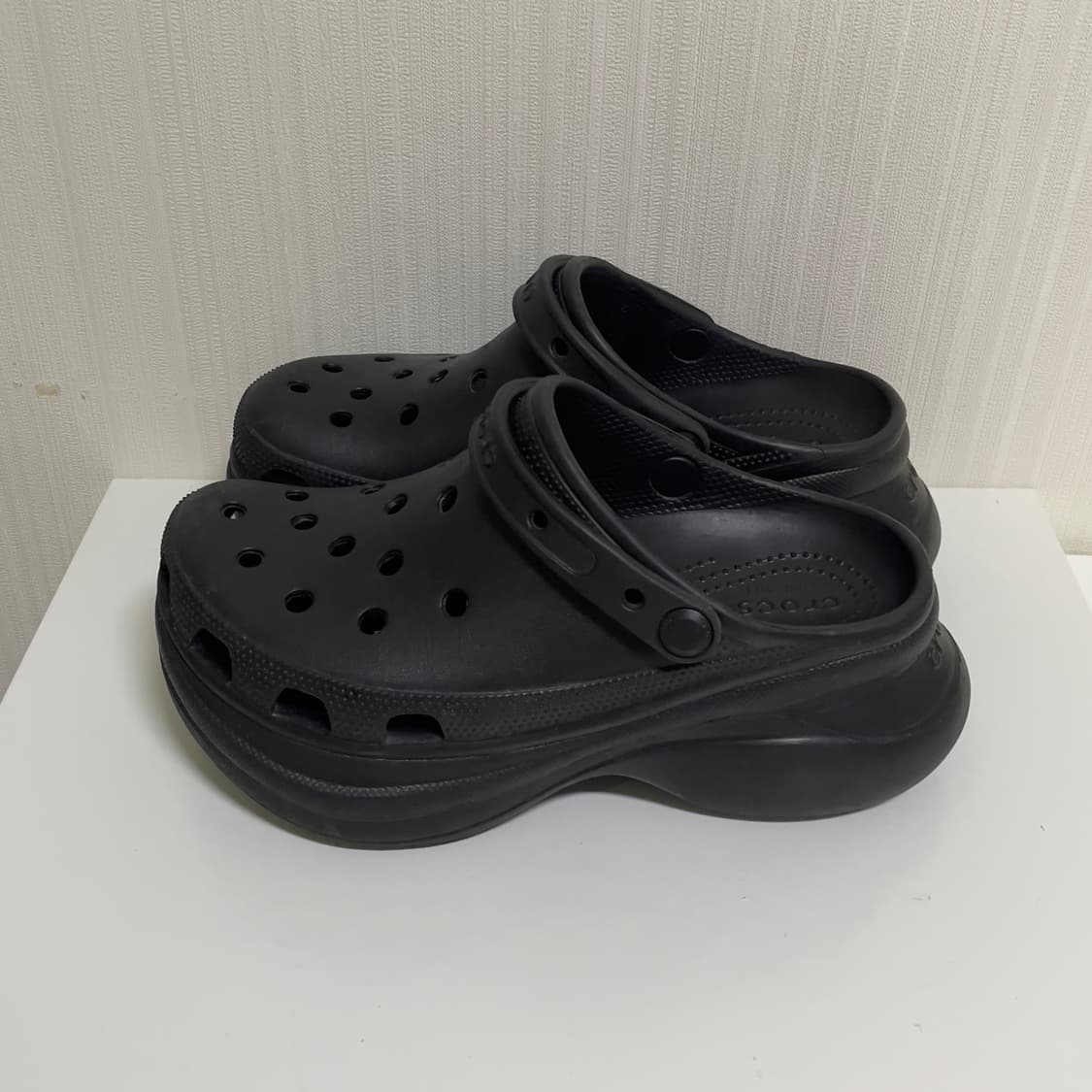 [W7] 235-240 크록스 클로그 올블랙 키높이 통굽 슬리퍼 상품이미지4