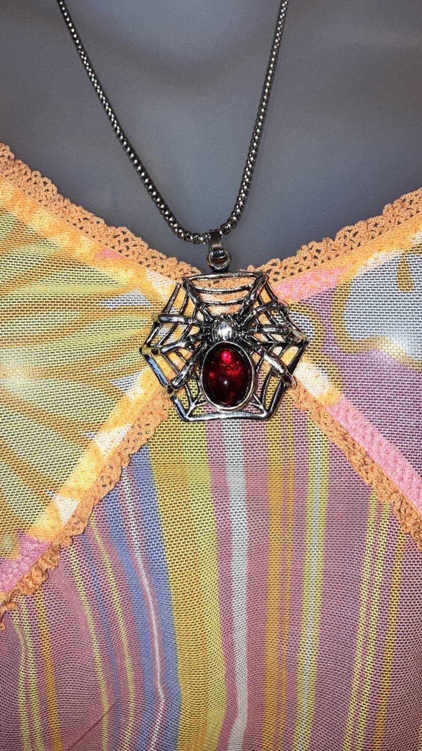 red spider necklace 상품이미지1