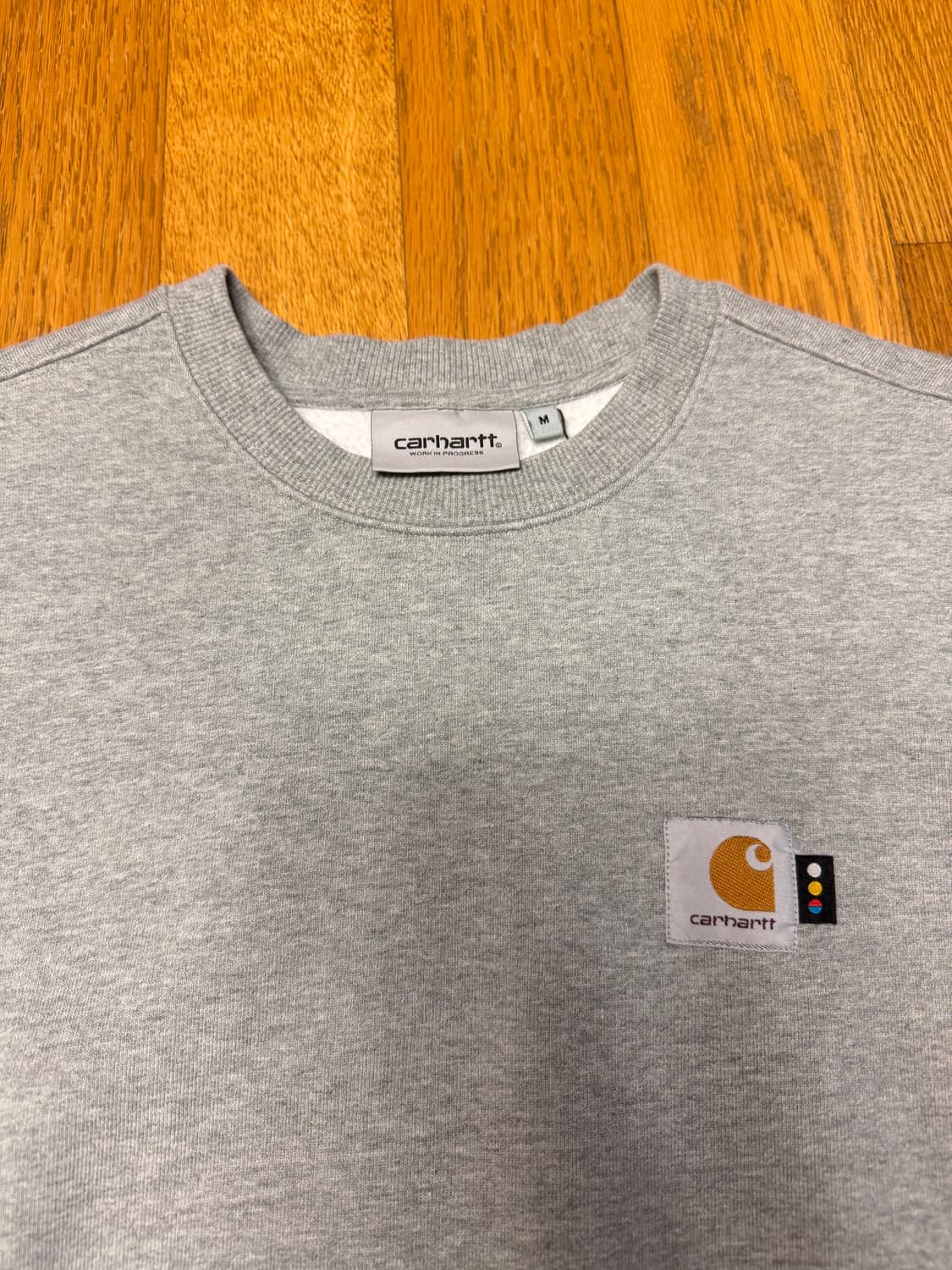 칼하트 아이앱 콜라보 맨투맨 상품이미지3