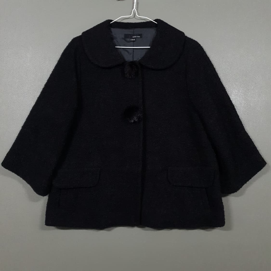 carries note 라운드 카라 폼폼 버튼 울 모 숏 코트 자켓 블랙 상품이미지1