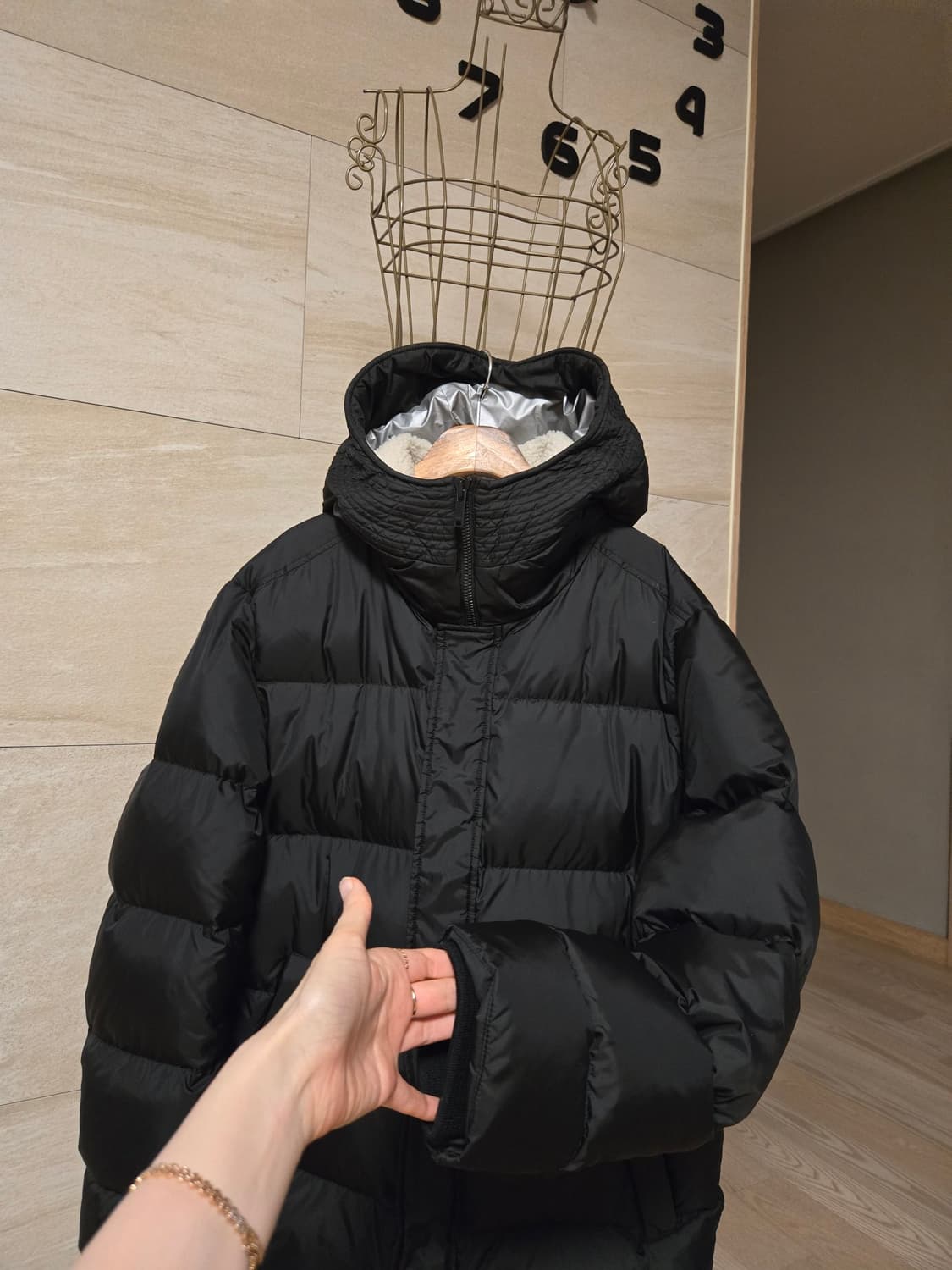 [m/100] DKNY 디케이앤와이 남성 구스 패딩 상품이미지3