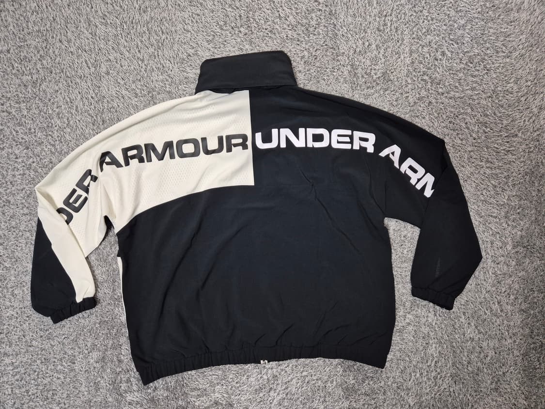 언더아머 여성 우븐 바람막이 자켓 L 상품이미지4