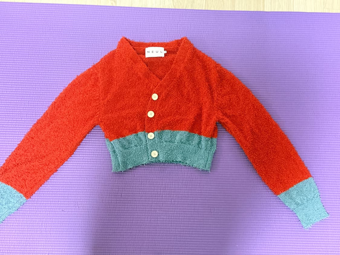 NEUL 살짝 숏 기장 스웨터 가디건 상품이미지1