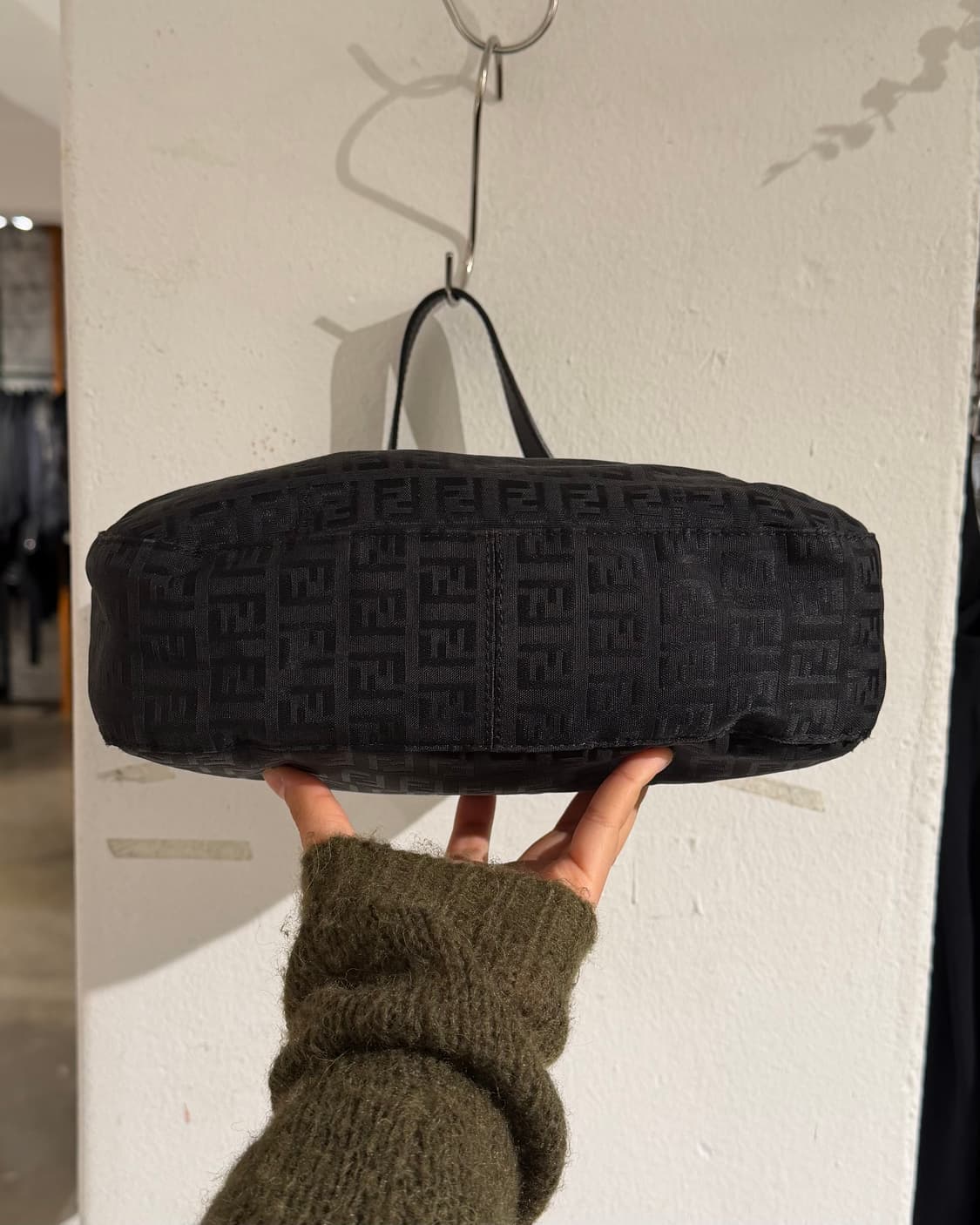 펜디 블랙 주카 캔버스 호보백 상품이미지6