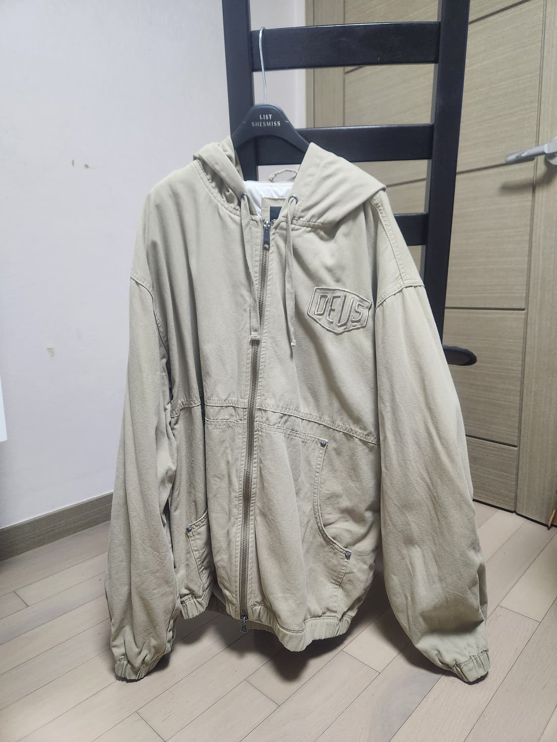 데우스 엑스 마키나 후드 자켓 카키 상품이미지1