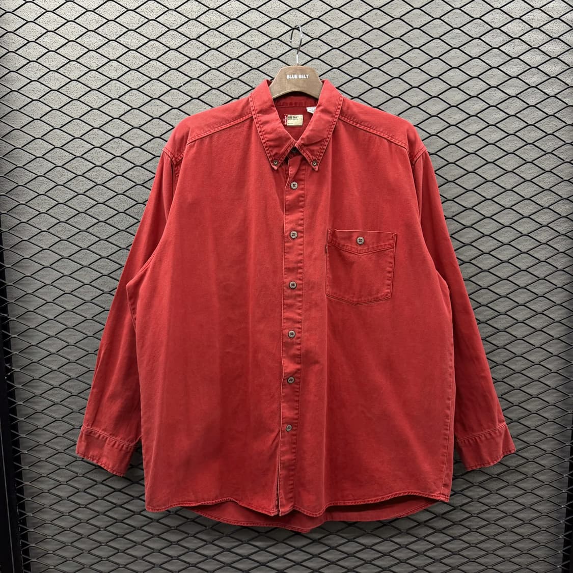 리바이스 레드탭 코튼셔츠 원포켓 양각버튼 디테일 레드 상품이미지2