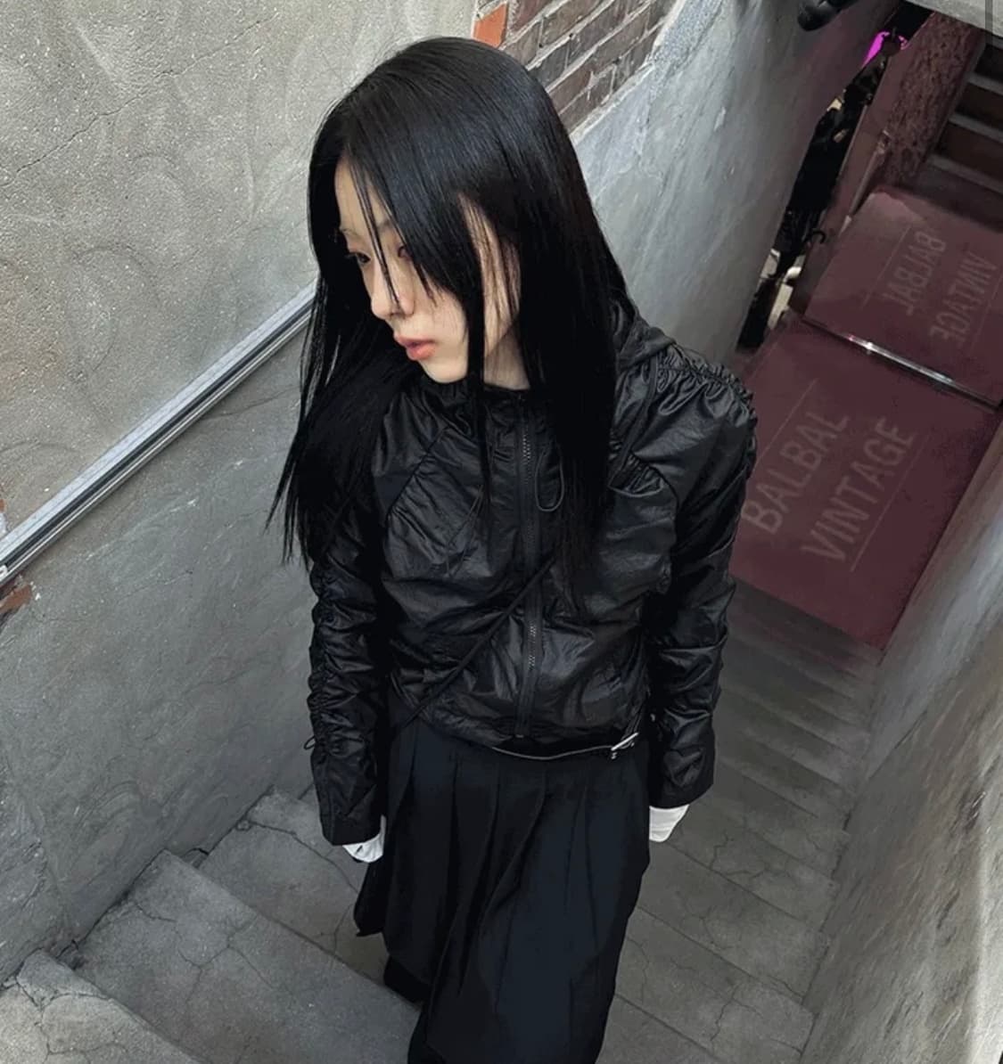 우화 SHIRRING HIGHNECK WINDBREAKER 상품이미지1