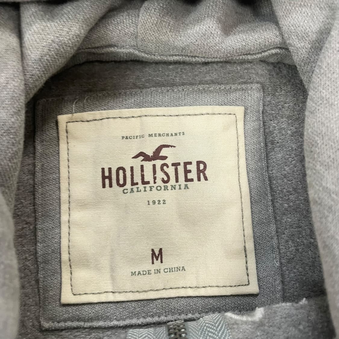 홀리스터 스펠 로고 후드집업 그레이 상품이미지4