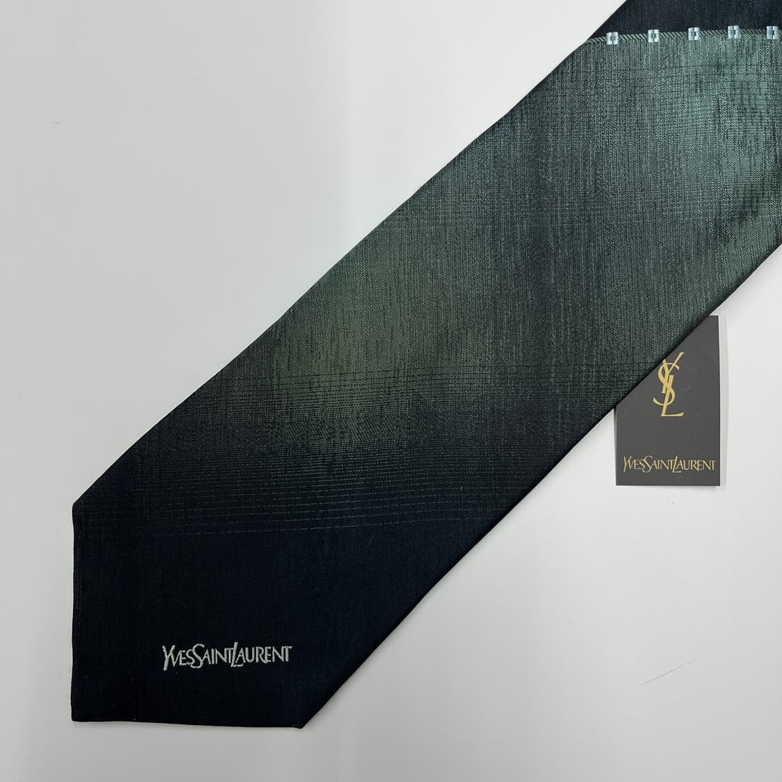 정품 명품 입생로랑 넥타이 9.3cm 청록색 자수로고 상품이미지2